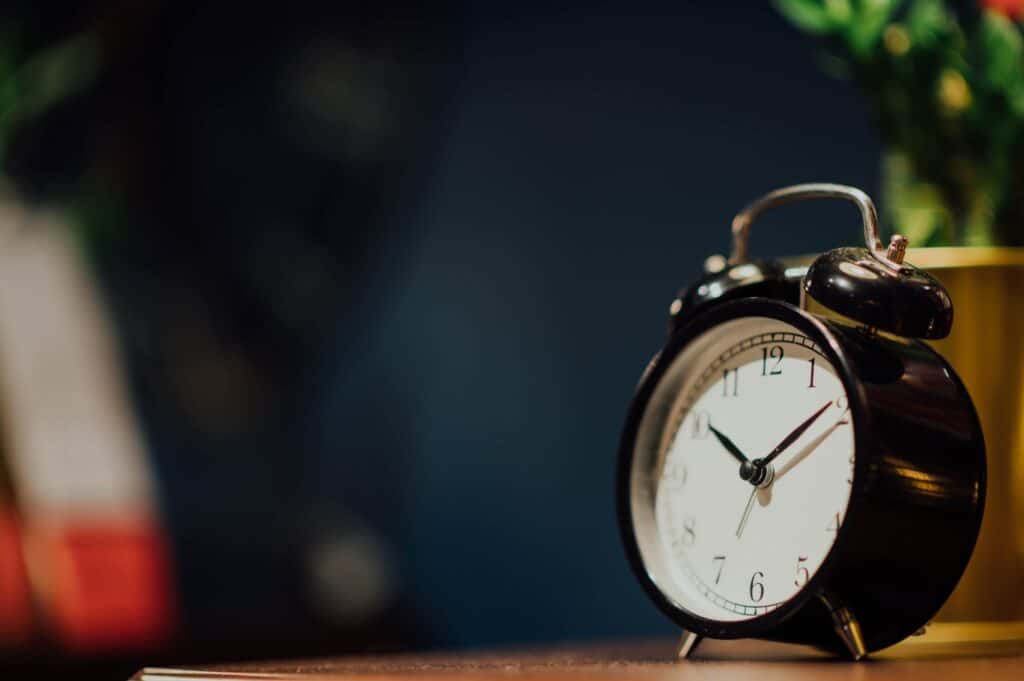 old-fashioned alarm clock